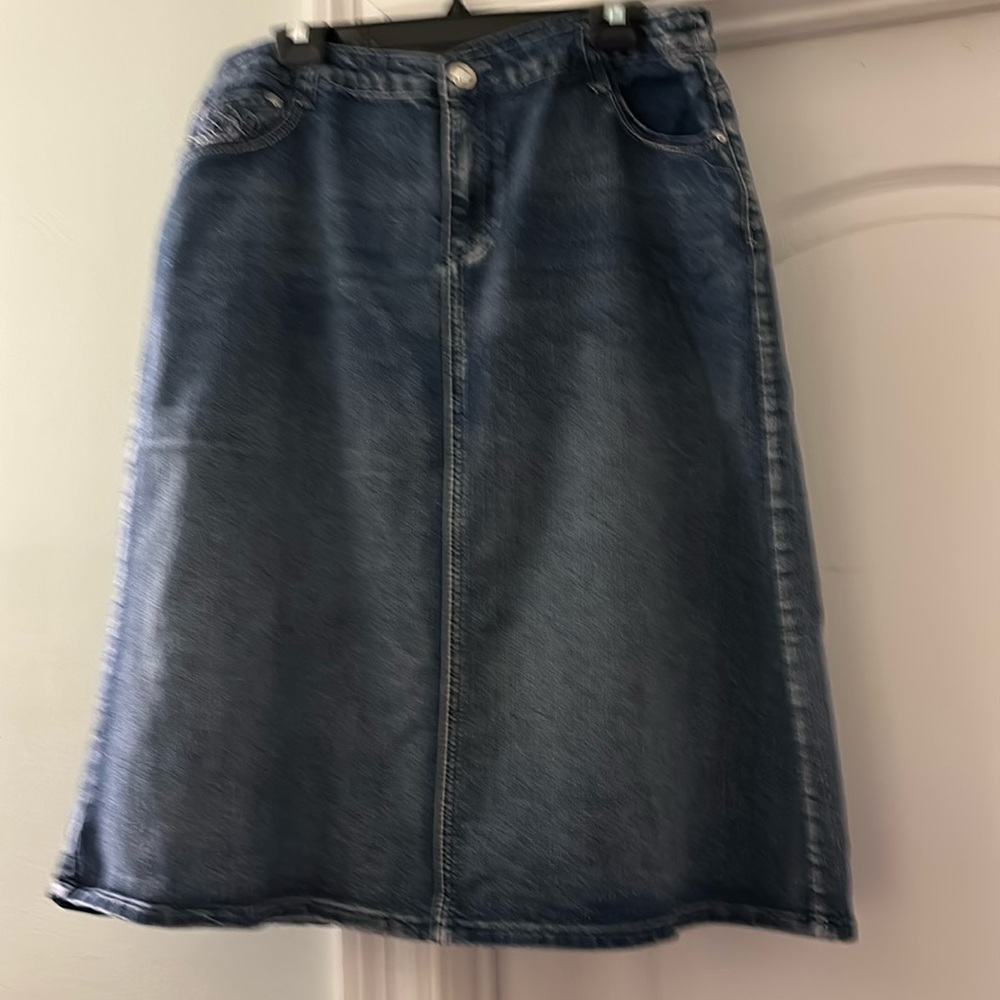 Comfortable Woman’s Denim Skirt by CATO